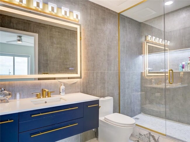 Building Photo - 100 S Eola Dr