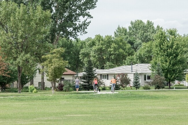 Building Photo - 3193 17th St S