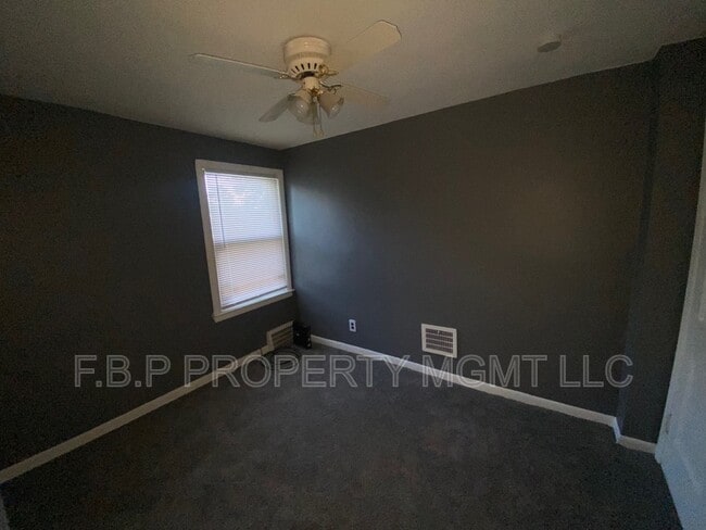 Building Photo - 15786 Meyers Rd