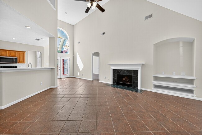 Building Photo - 15618 Edgemere Ct