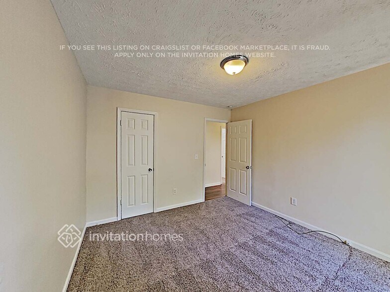 Building Photo - 4042 Maxanne Dr NW