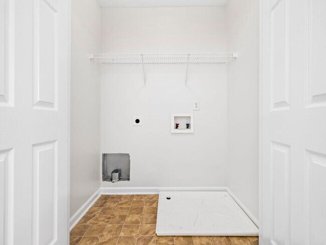 Building Photo - Spacious and Move-In Ready Home! - Fenced ...