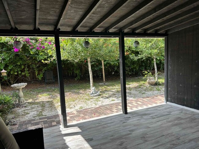 Building Photo - 2732 Adela Ave