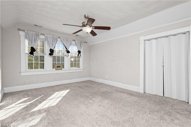 Building Photo - 868 W 36th St