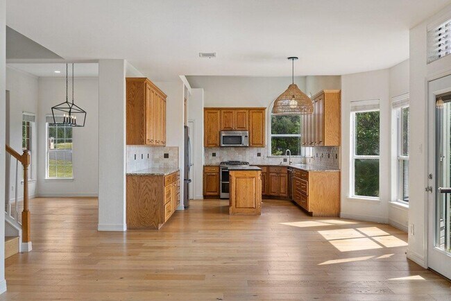 Building Photo - 17133 Majestic Ridge Rd