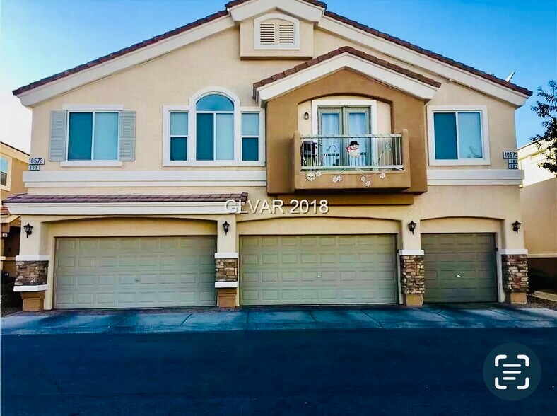 Primary Photo - 10573 Petricola St