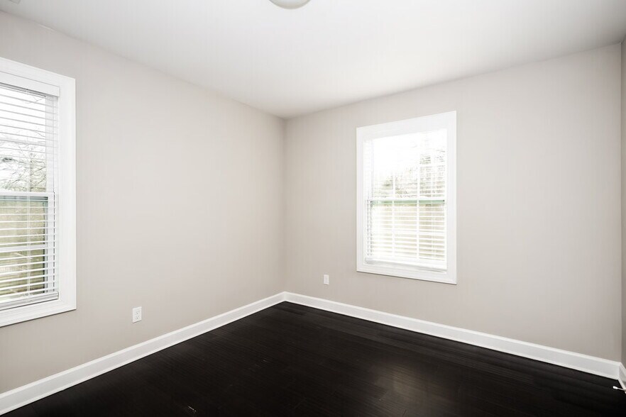 Building Photo - 10 Magan Ct