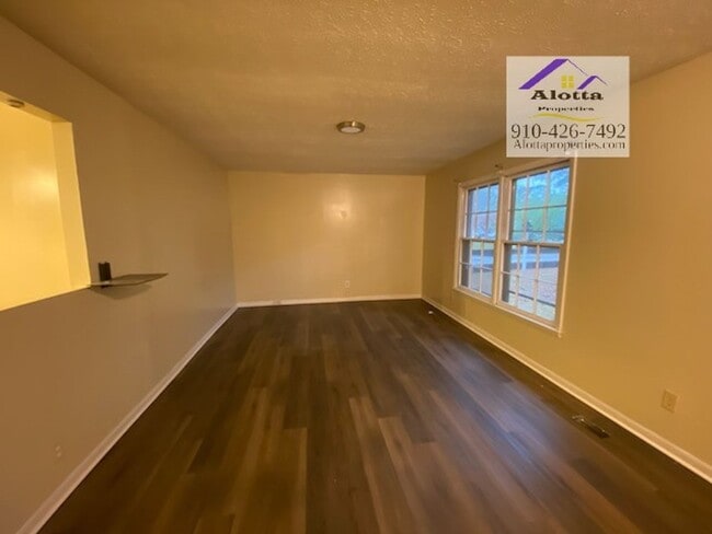 Building Photo - 733 Goodyear Dr