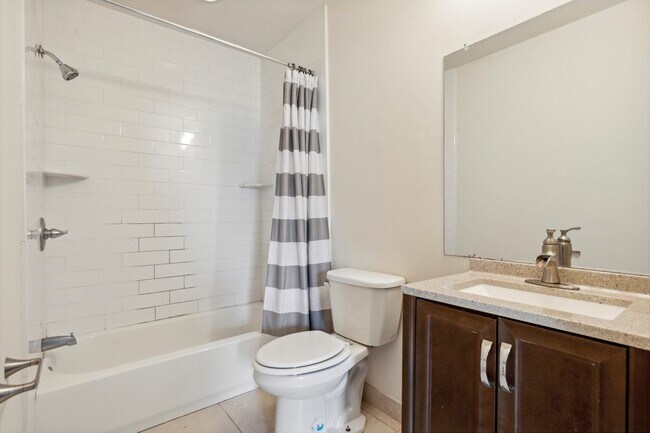 Building Photo - 1519-21 N 16TH ST Unit A4