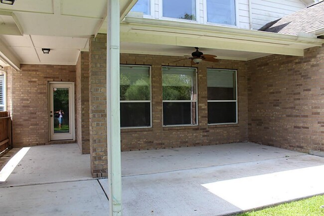 Building Photo - 20419 Windrose Bend Dr