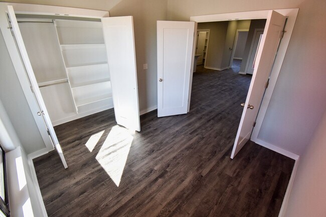 Building Photo - 4 Bedroom 2 Bathroom Home In Farmington, AR.