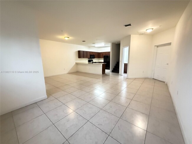 Building Photo - 290 NW 109th Ave