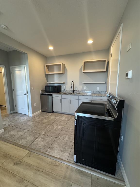 Building Photo - 16042 Micelli Dr