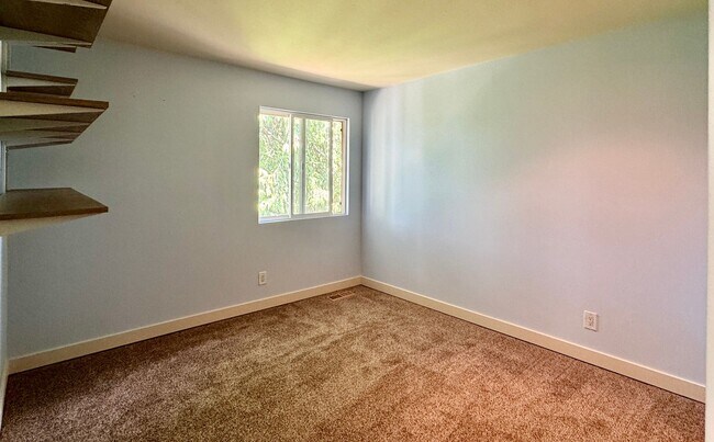 Building Photo - 12726 Plateau Cir NW