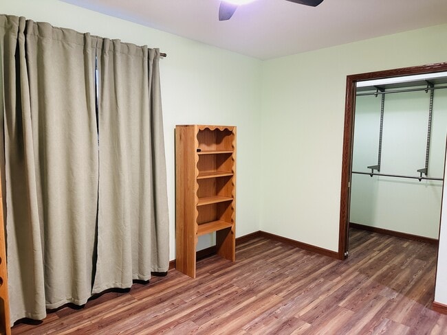 Building Photo - 8102 N Scheider Rd