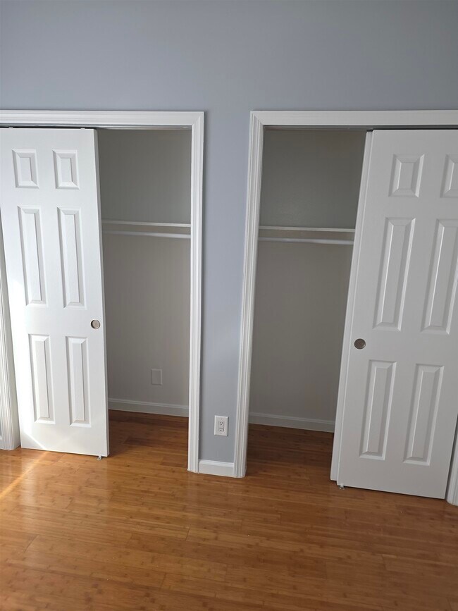 Building Photo - 146 Clarke Ave