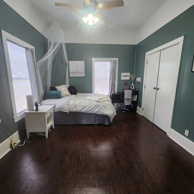 Building Photo - Four Bedroom Home Available in July