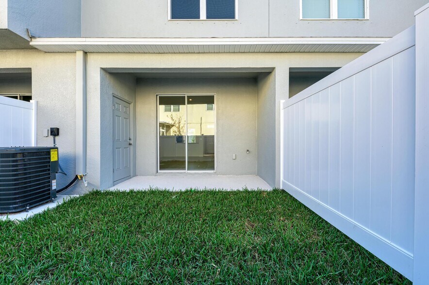 Building Photo - 6354 Fairmont Ln