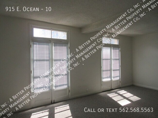 Building Photo - 915 E. Ocean-10