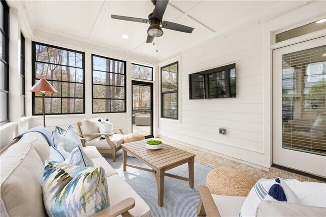 Building Photo - 5638 Glenrich Dr