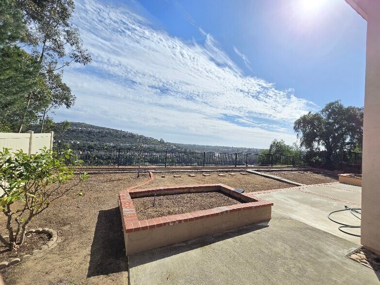 Building Photo - 12445 Salmon River Rd