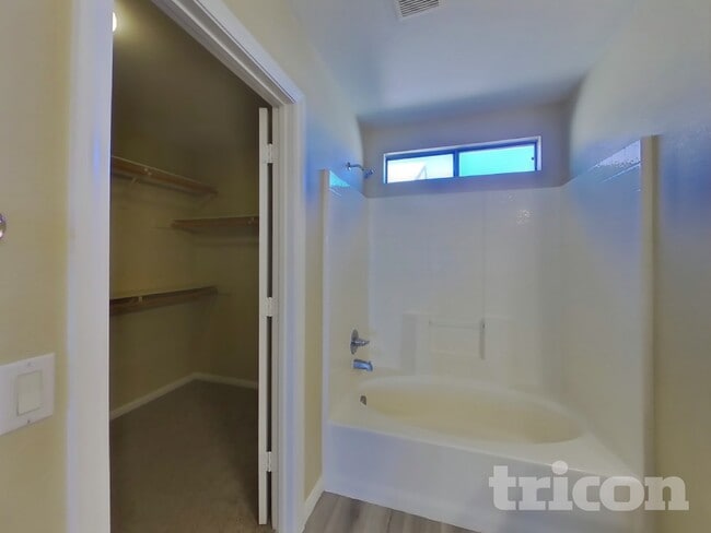 Building Photo - 1590 Johnny Loftus Ct