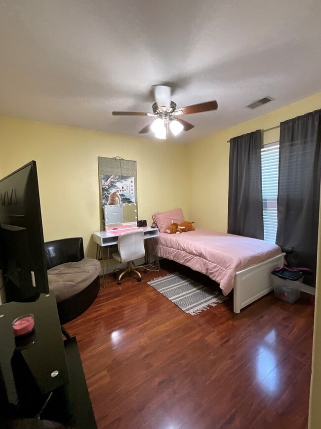 Building Photo - Godley Station Schools