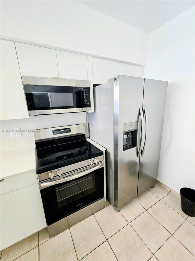 Building Photo - 5451 SW 5th Terrace