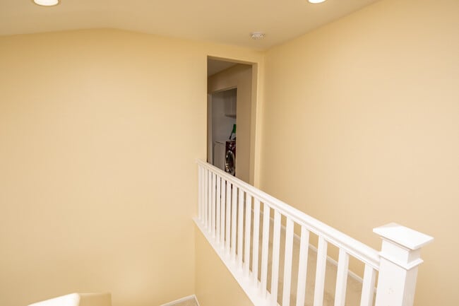 Building Photo - 1 Quebec