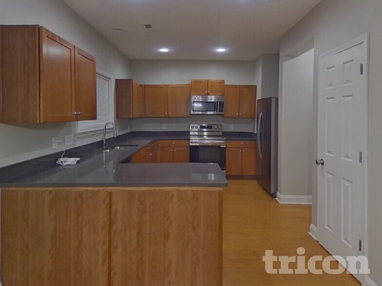 Building Photo - 13706 Traherne Ct