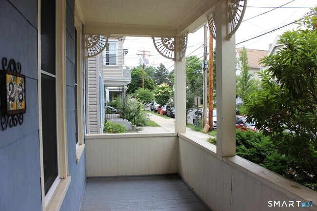 Building Photo - 28 Cottage St