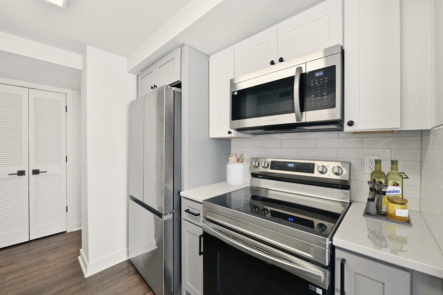 Building Photo - Cortland at McLean