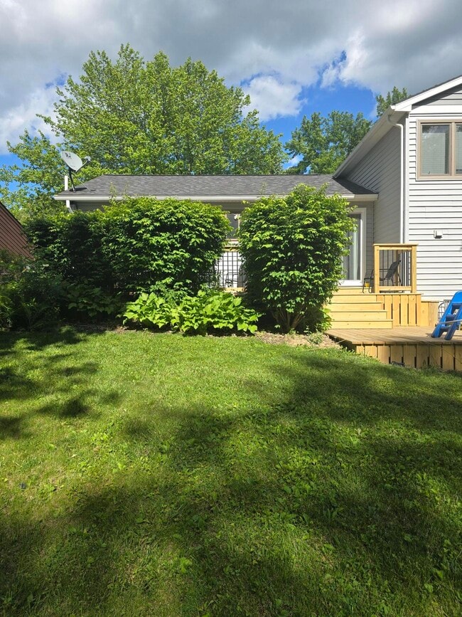 Building Photo - 2125 Ardenne Dr