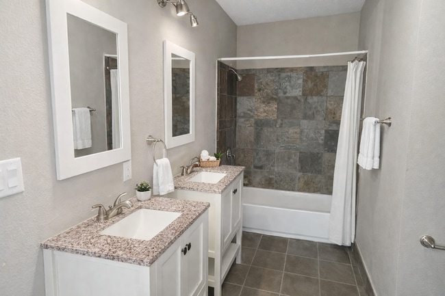 Building Photo - 2709 N College Ave