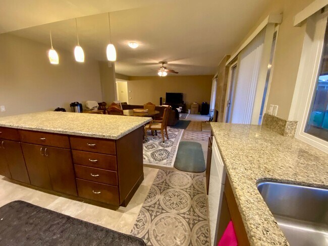 Building Photo - RB Senior 55+ Community 2 Bed +Huge bonus room 2 Baths House $3990