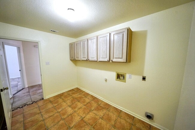 Building Photo - Charming NE Side Home Now Available in the...