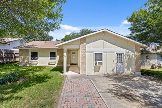 Building Photo - 4823 Blue Heron Dr
