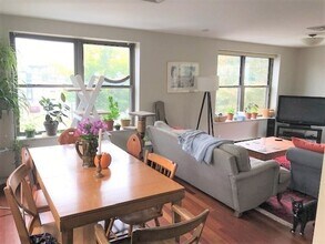 Building Photo - 197 Sidney St