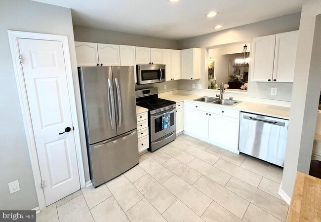 Building Photo - 46756 Woodmint Terrace