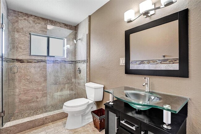 Building Photo - 13015 Biscayne Island Terrace