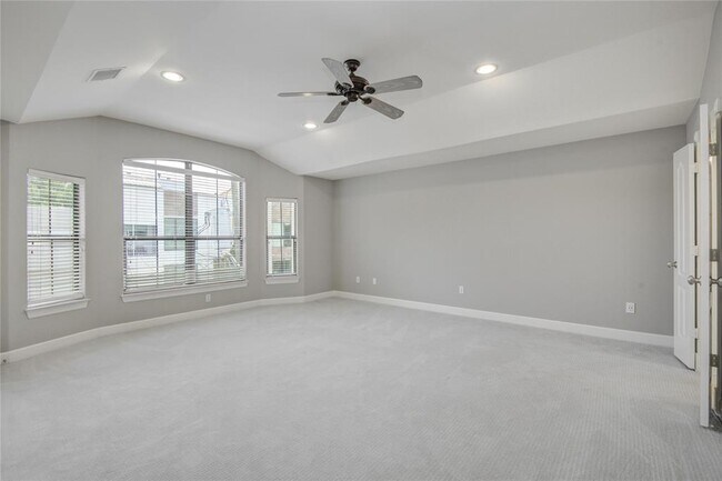 Building Photo - 5510 Blossom St