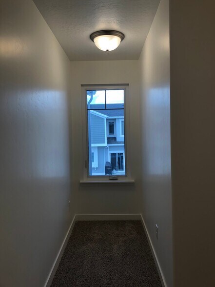 Building Photo - 4217 W Scofield Park Ct