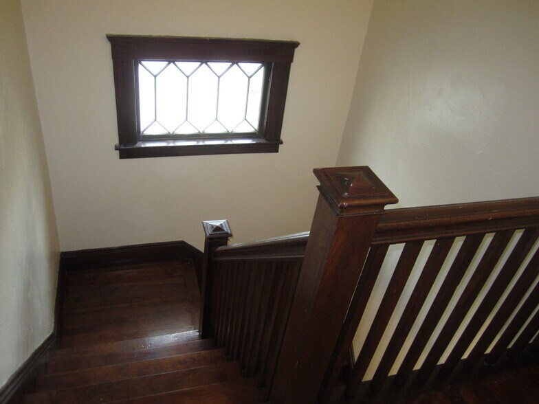 Building Photo - 216 Ingleside Ave