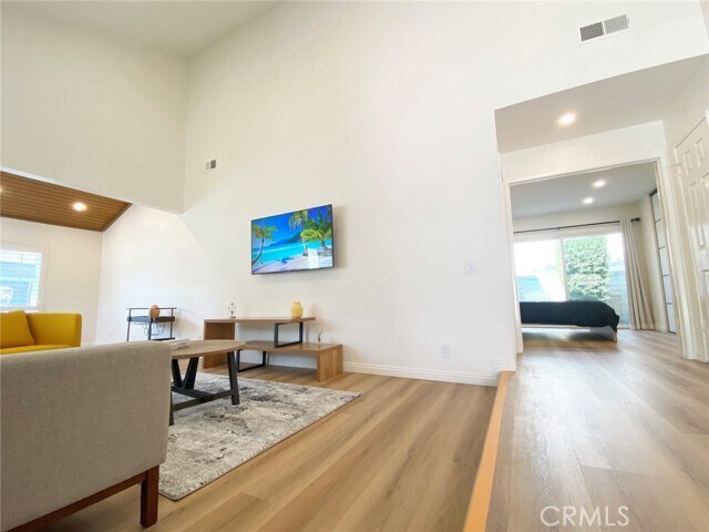 Building Photo - 25492 Sarita Dr