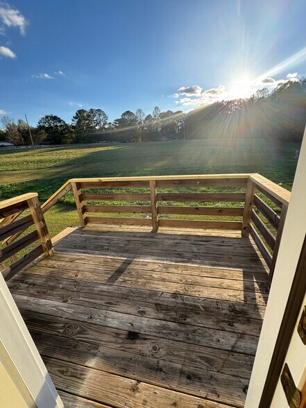 Building Photo - 43 Jim Banks Rd