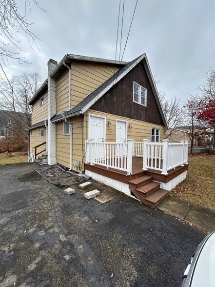 Building Photo - 427 S Hamilton St