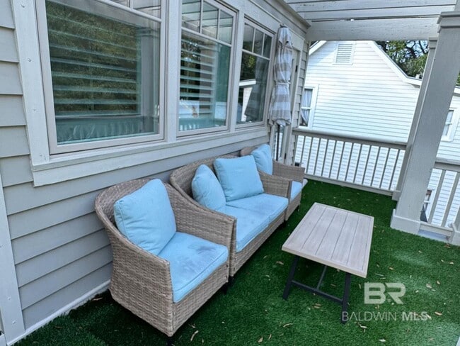 Building Photo - 111 Magnolia Ave