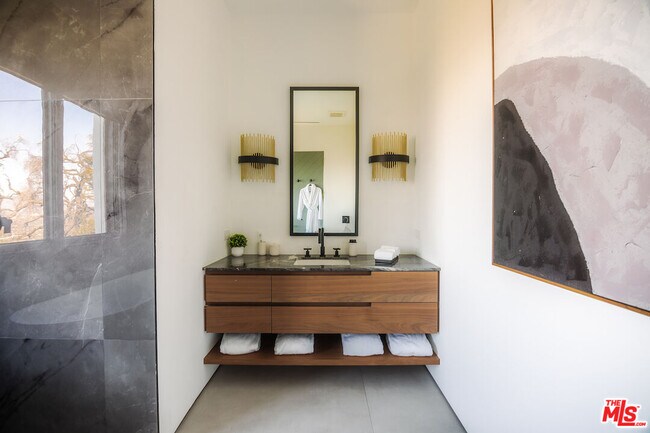 Building Photo - 13331 Mulholland Dr