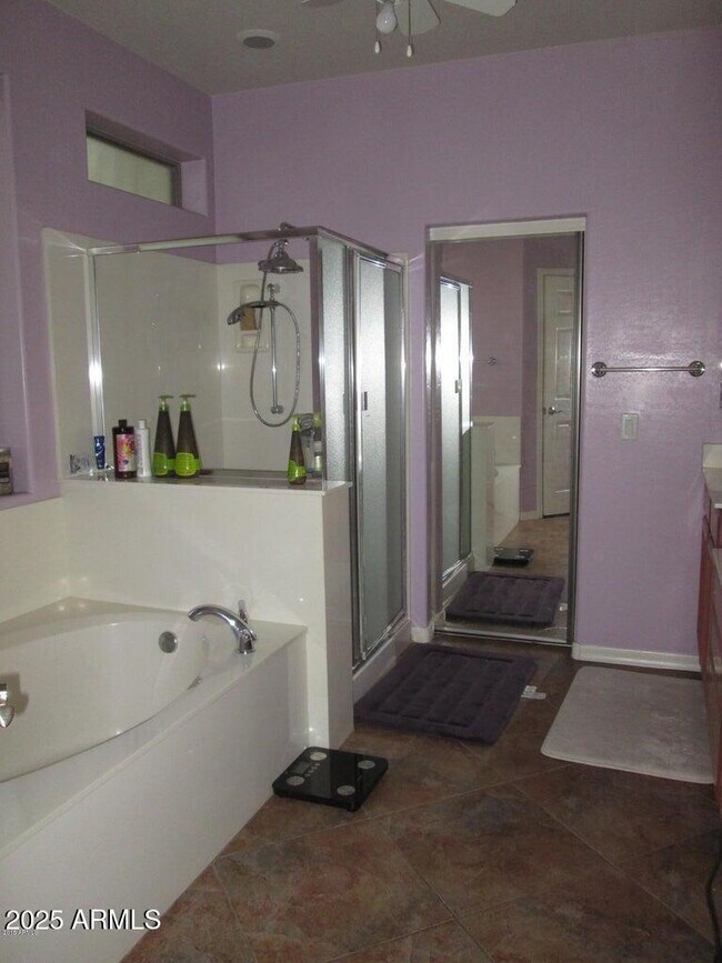 Building Photo - 2520 S Dragoon Dr
