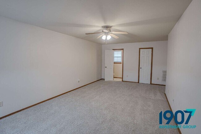 Building Photo - 2508 Tyler Ln